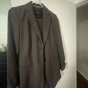 ✨Banana Republic Dark Brown Blazer ⭐️ The dress pants are a size 2 and suite 4!!